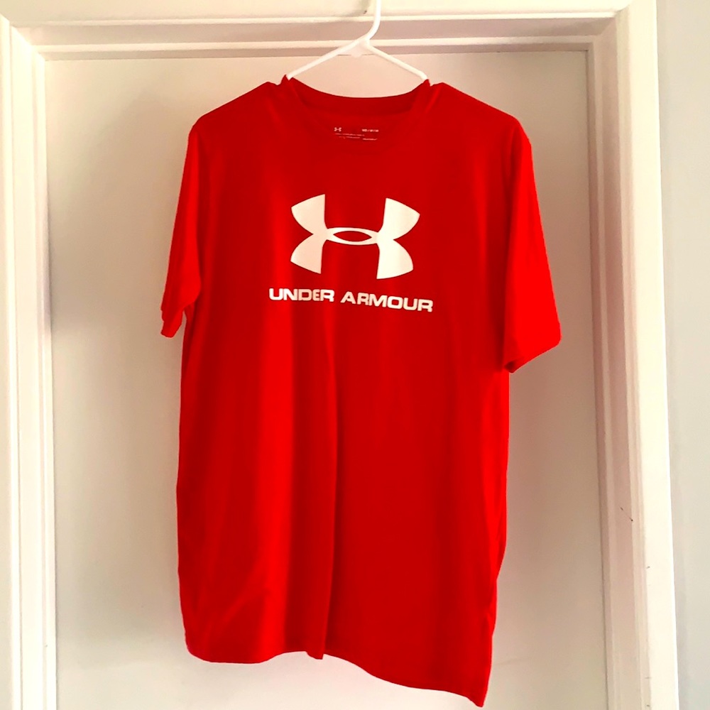 Men’s Under Armour shirt